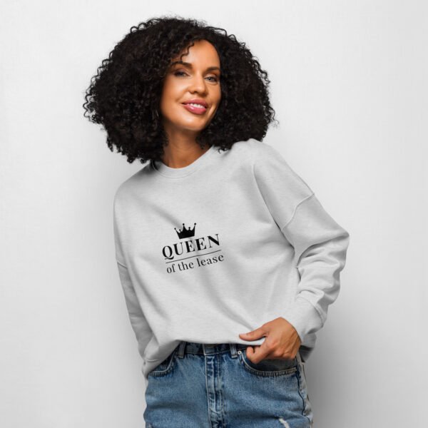 Women’s organic crew neck sweatshirt Queen - Image 6