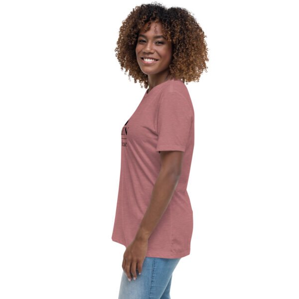 Women's Relaxed T-Shirt Queen - Image 5