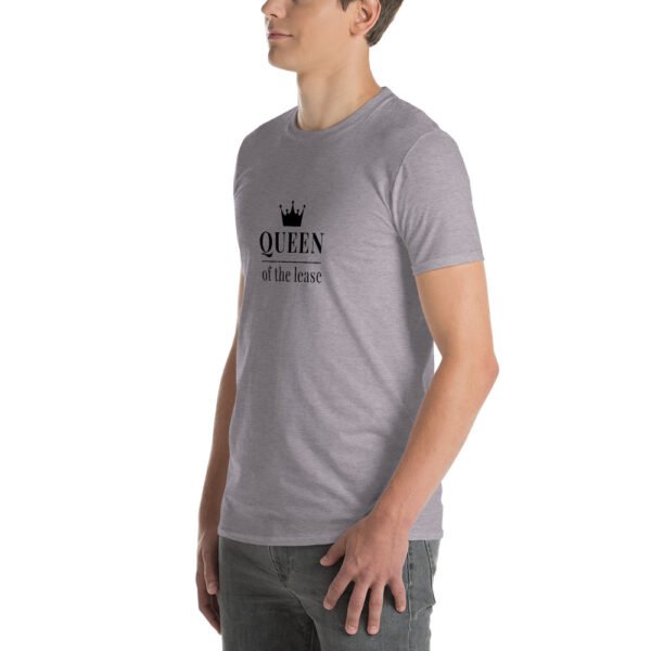 Short-Sleeve T-Shirt Queen - Image 12