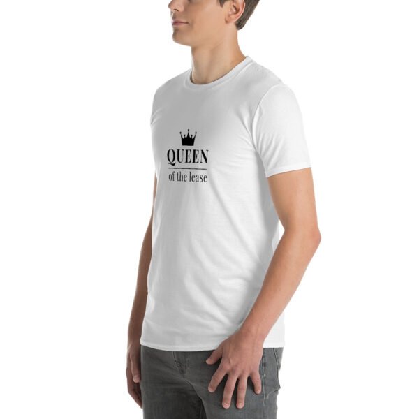 Short-Sleeve T-Shirt Queen - Image 17